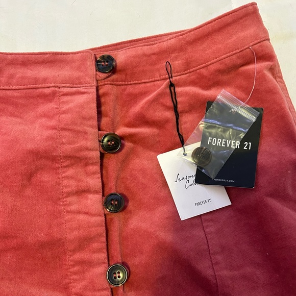 NWT FOREVER 21 BUTTON SKIRT ✨ - Picture 3 of 3